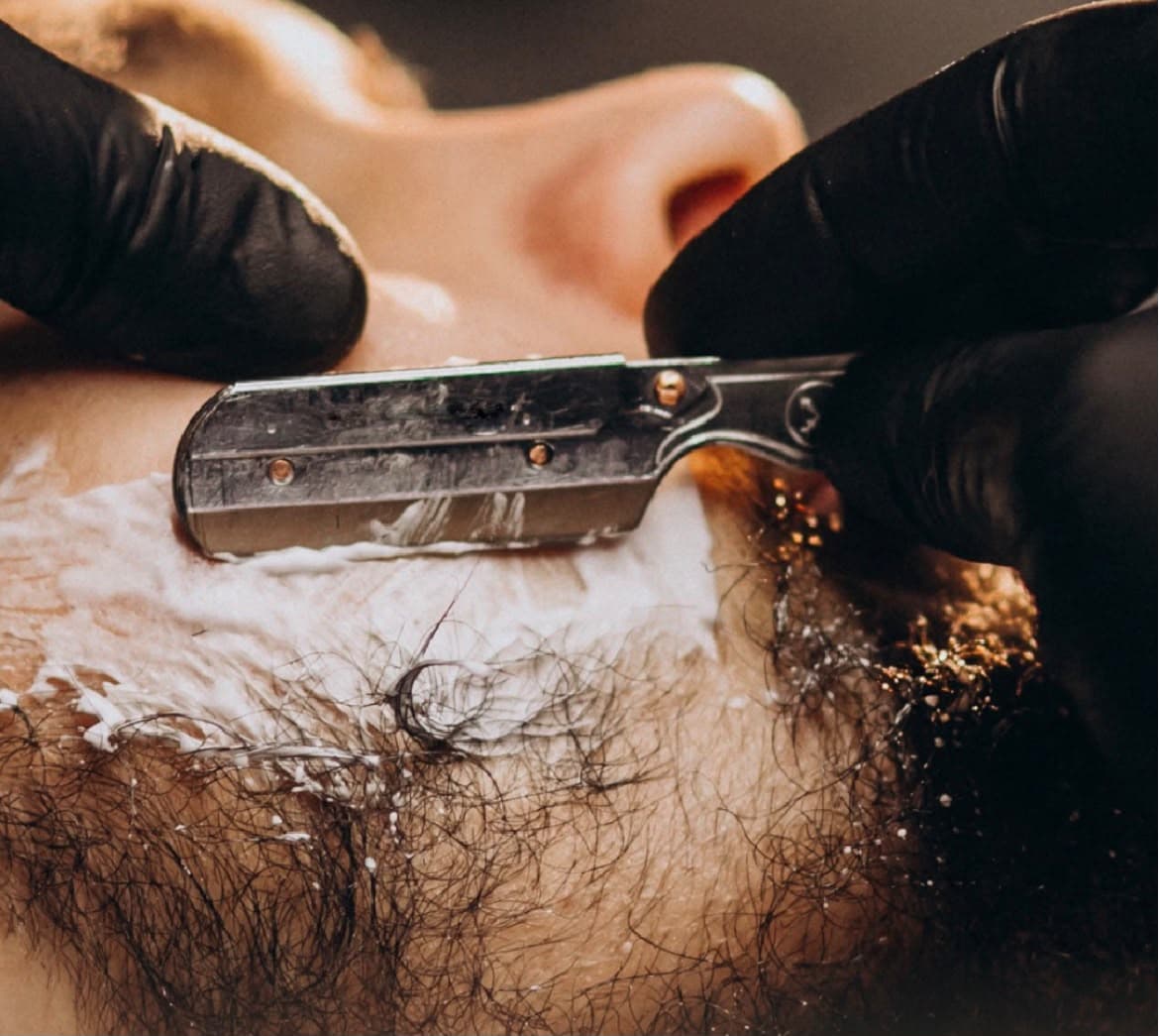 Barba y afeitado a navaja